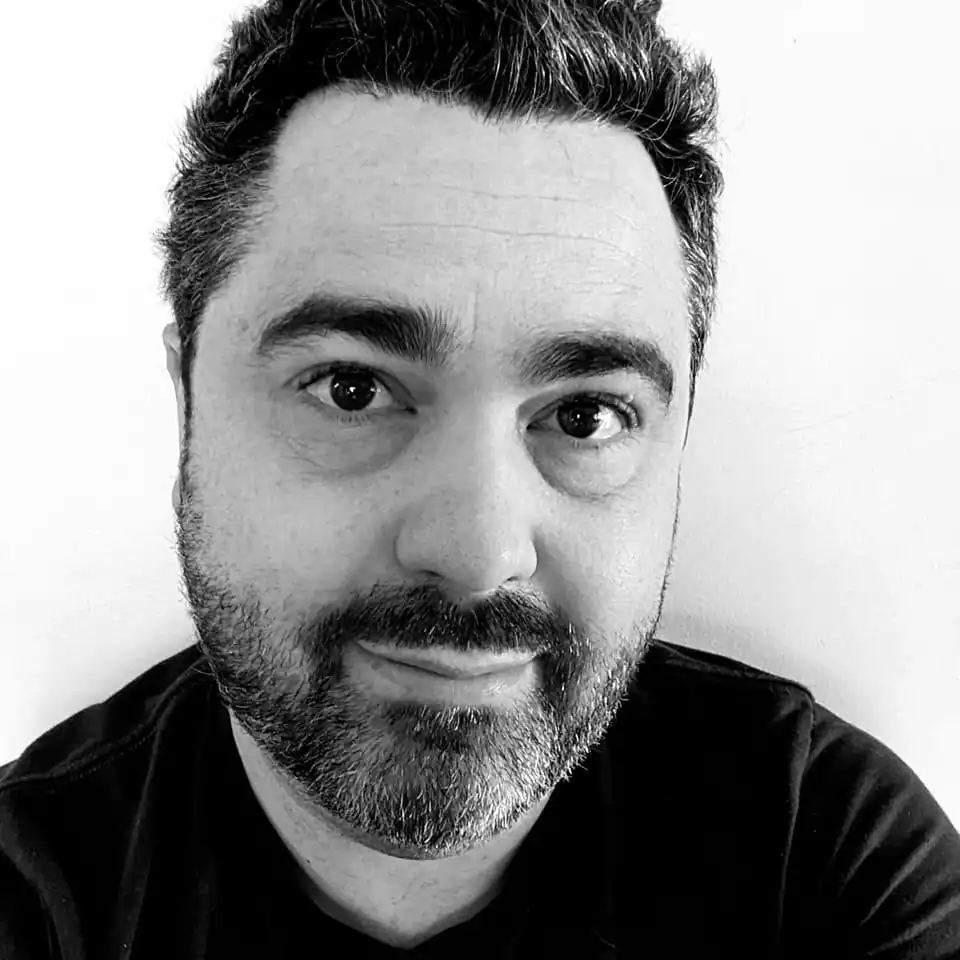 Wavebreak Technology founder Phillip Bonckauskas, providing website and tech support services for SE Queensland and beyond.